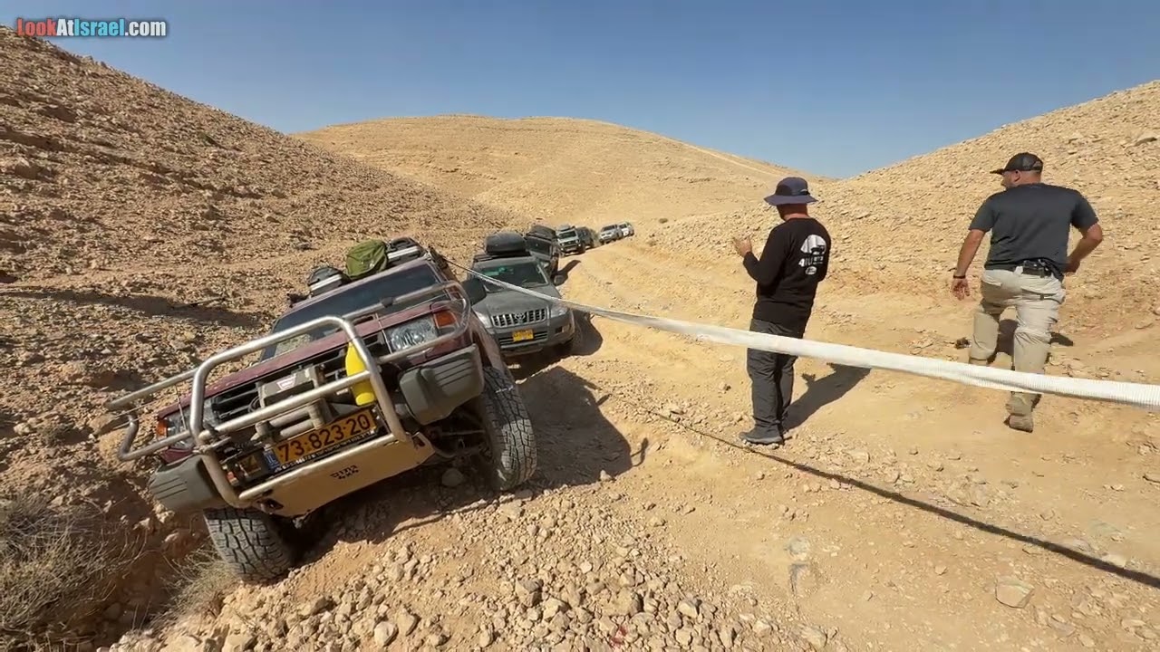 Vehicle recovery from a side slope | חילוץ רכב משיפוע צד (מוסמך שטח, שבילים)