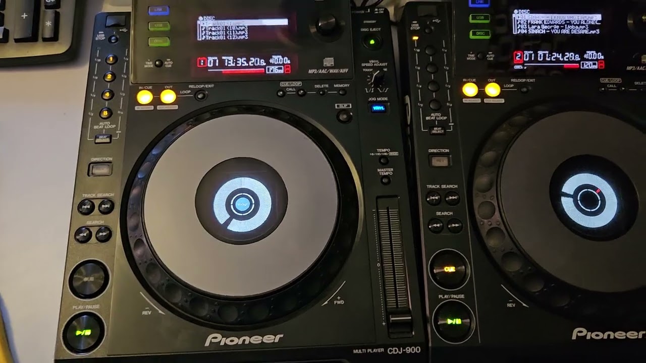 Pioneer CDJ 900