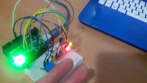Simulador de dados a base de arduino