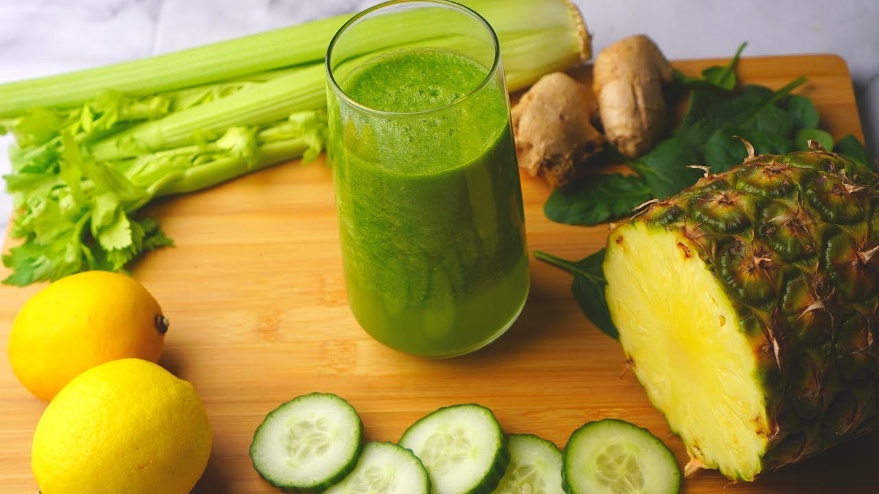 Healthy DETOX JUICE recipe to help cleanse the body! - YouTube