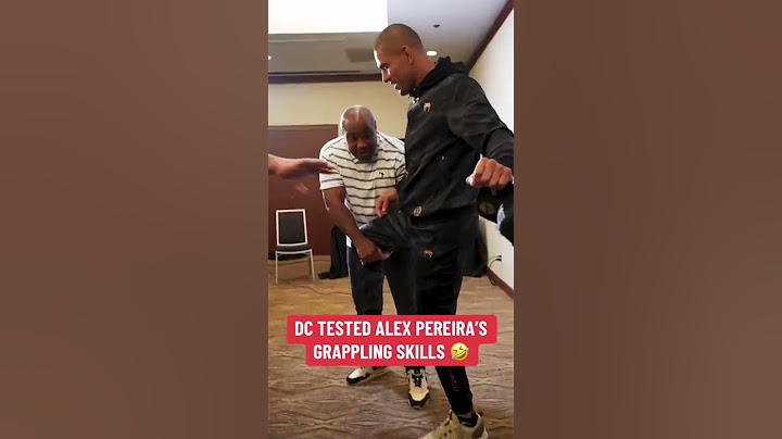 DC tested Pereira’s grappling skills #UFC307 (via UFC Brasil)