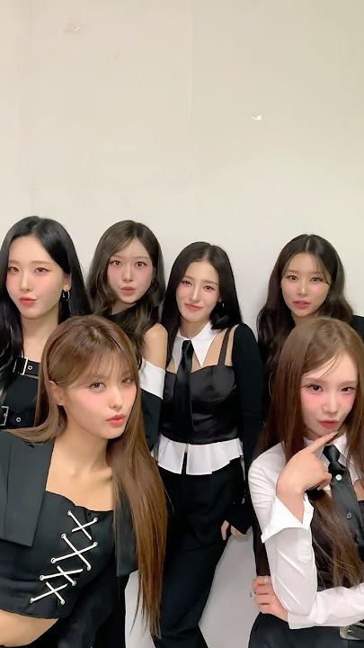 MOMOLAND is back!