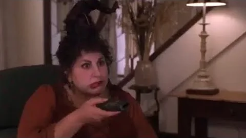 Kathy Najimy being iconic as Mary Sanderson in Hoc...
