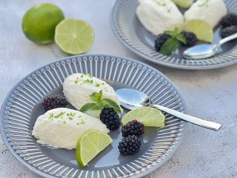 Joghurtmousse mit Pistazien-Krokant und Himbeeren - Laz uns kochen.