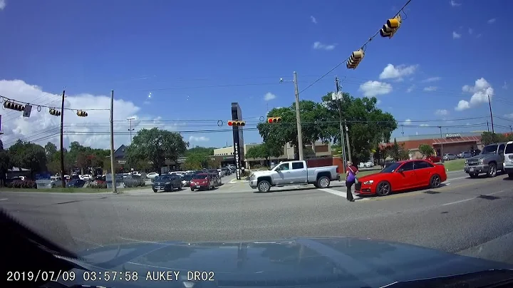 Warning Graphic Video: Woman hit by driver at Oak ...