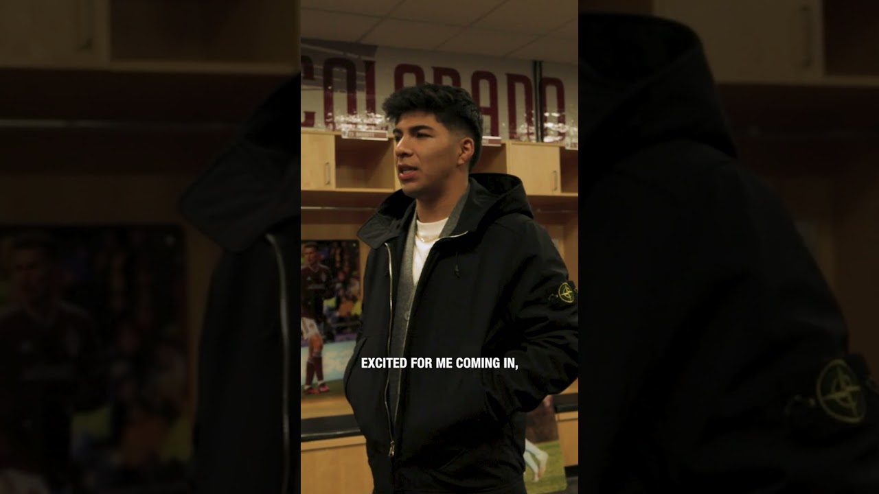 📝⚽️ FERNANDEZ SIGNS IN FRONT OF RAPIDS SUPPORTERS  