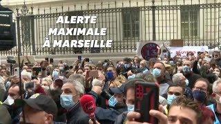 Des centaines de manifestants à Marseille contre la fermeture des bars et restaurants