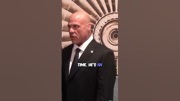 Kurt Angle reacts to Hulk Hogan getting booed! #wwe #kurtangle #hulkhogan #shorts #rawonnetflix