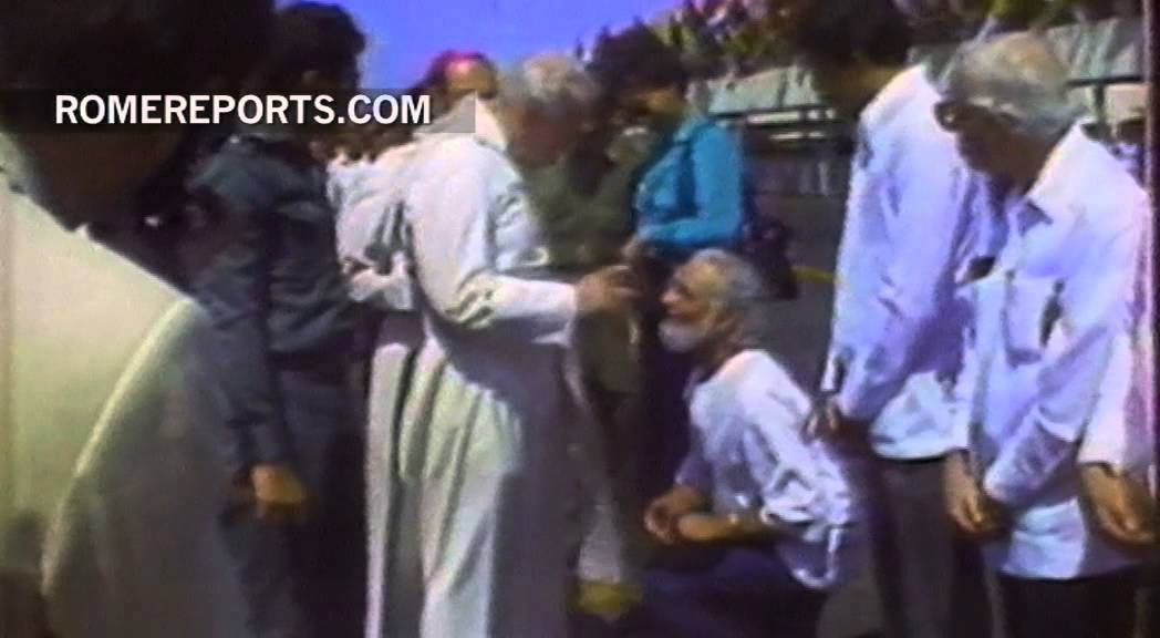 Key Gestures In The Life Of John Paul Ii Youtube