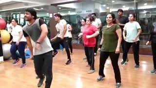 Hauli Hauli : de de pyaar de dance workout