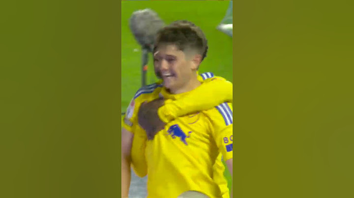 Sensational pass ➡️ dink goal from Dan James #leedsunited