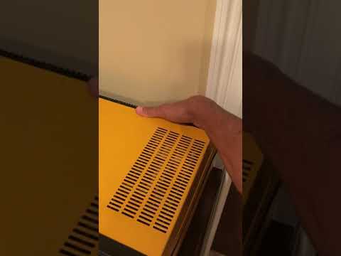 Vintage Soviet D3-28 programmable calculator (inspired by the Wang 700 ?) demonstration