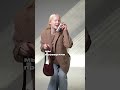 Летом в жару лицо отекает, как шар.