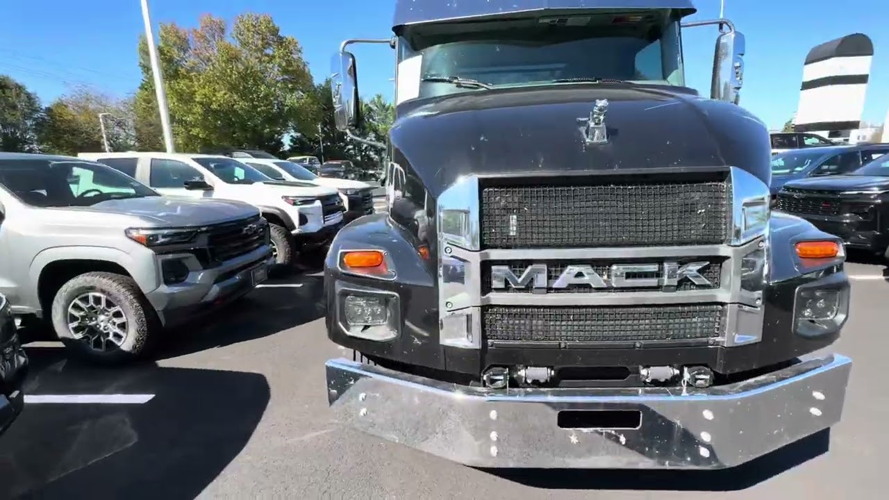 2025 Mack MD7 with PJ Flatbed Gooseneck Body