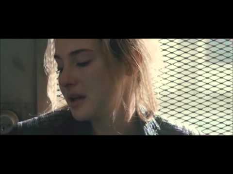 Divergent Tris' Mom Shot Scene