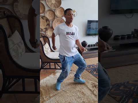 Ref Wayne In His R14M House Showing Off His Dance Skills ? ??South African Forex Traider