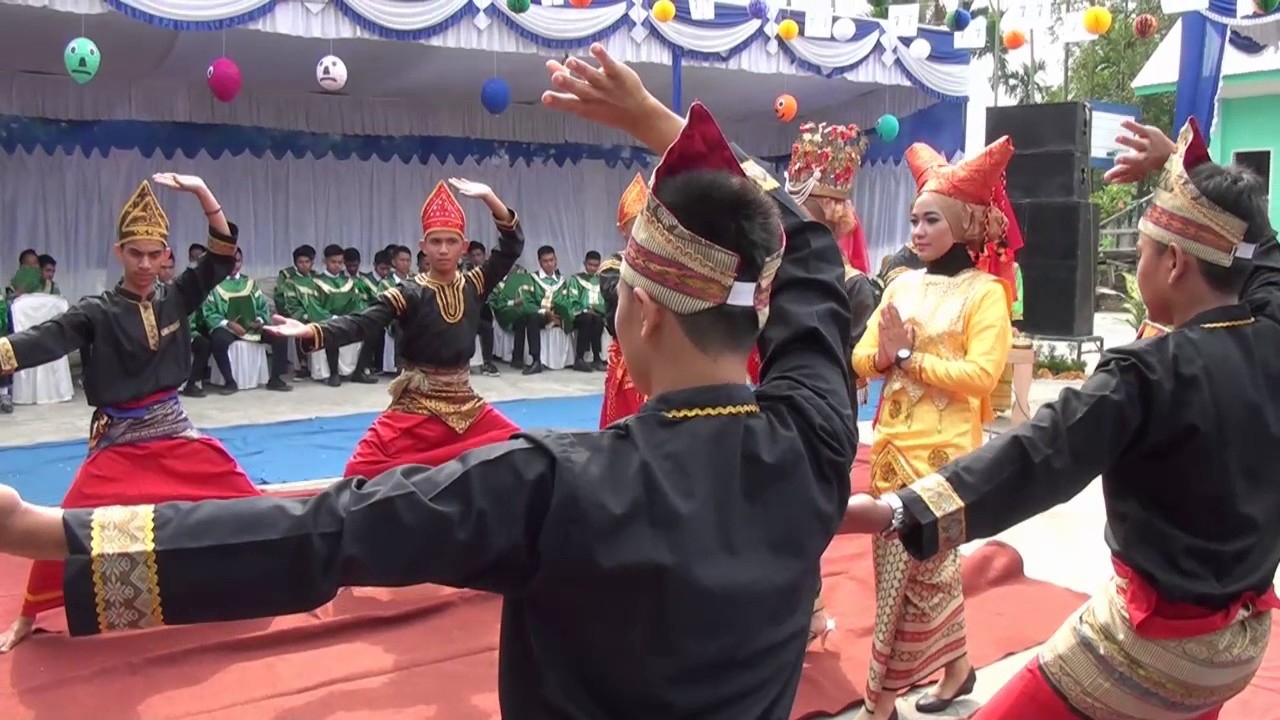 HEBAT, KREASI TARI PENYAMBUTAN TAMU MINANG