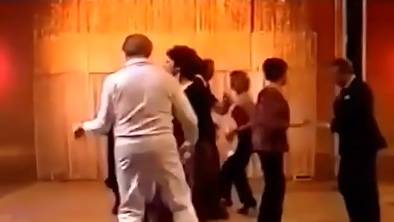 Italo Disco Dancing Party - YouTube