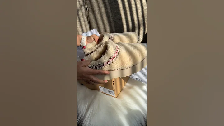 Would you want these UGGS for Christmas Gift this year? ✨🌲So Soft and Cozy and has Platforms. 🎁 🫶