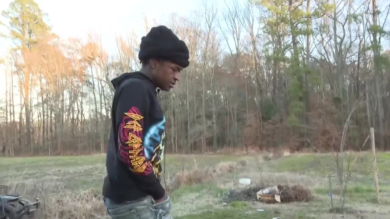 Family loses home after it burns down days before Christmas - YouTube