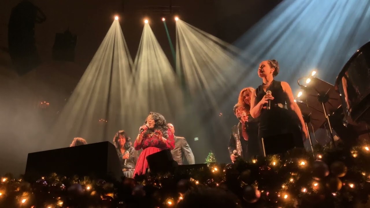 Berget Lewis & ZO Gospel choir I'd rather have Jesus