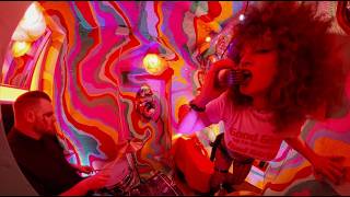 Laura Prits - Mixed Signals Official Music Video