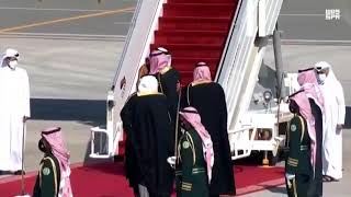 عناق حار.. شاهد أول لقاء بين محمد بن سلمان وأمير قطر في السعودية