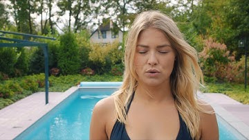 F - Wat Een Leventje (Official Video)