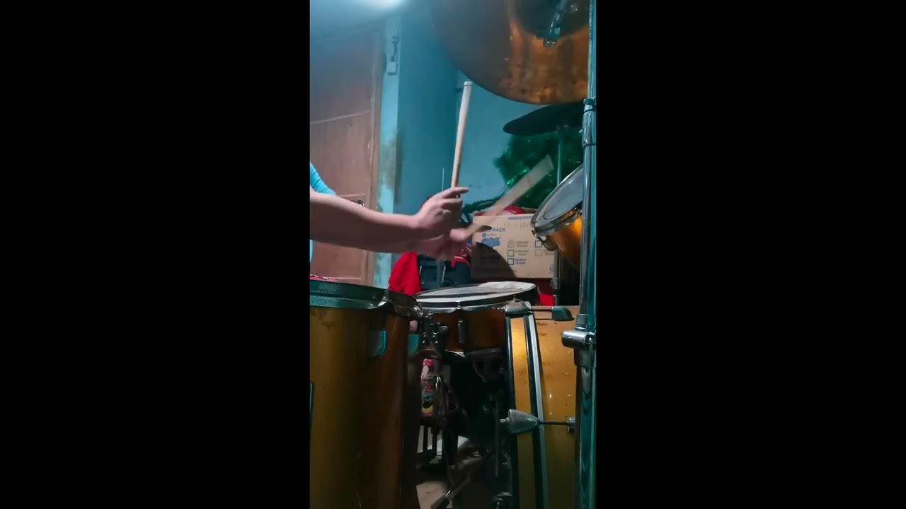 Silverstein - Smashed Into Pieces