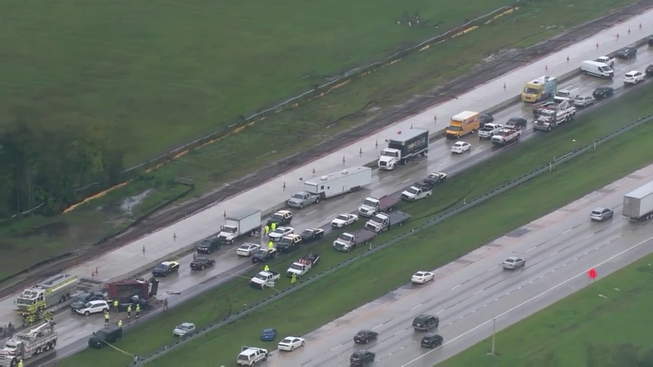 Fatal crash shuts down I-75 SB at Fowler - YouTube