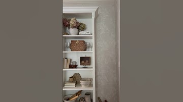 ✨ I used a stencil to transform our dining room + give it a wallpaper-look on a budget! ✨ #diydecor