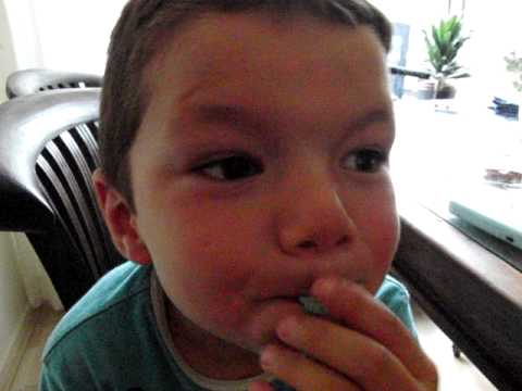 Video: Een ballon opblazen met kauwgom: 10 stappen