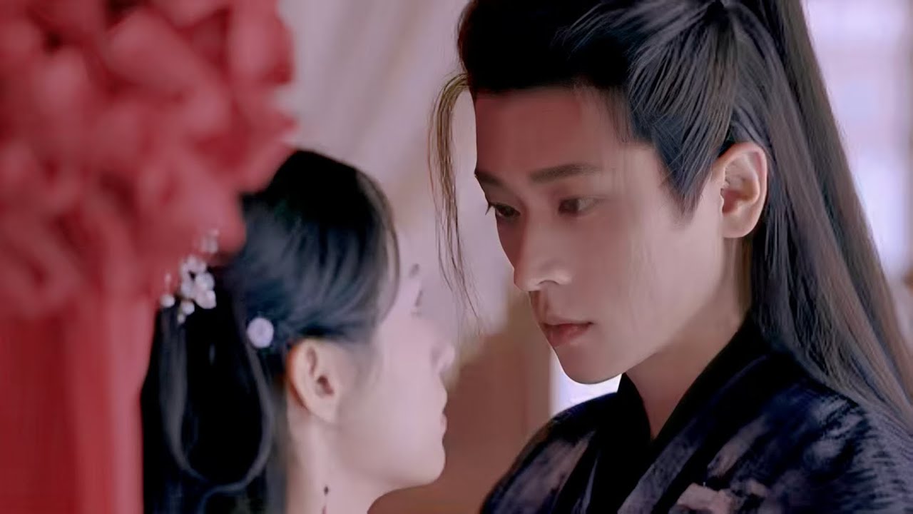 Хэ Янь раскрыла, что она девушка, поразив лагерь. Сяо Цзю случайно вошёл в баню и покраснел!