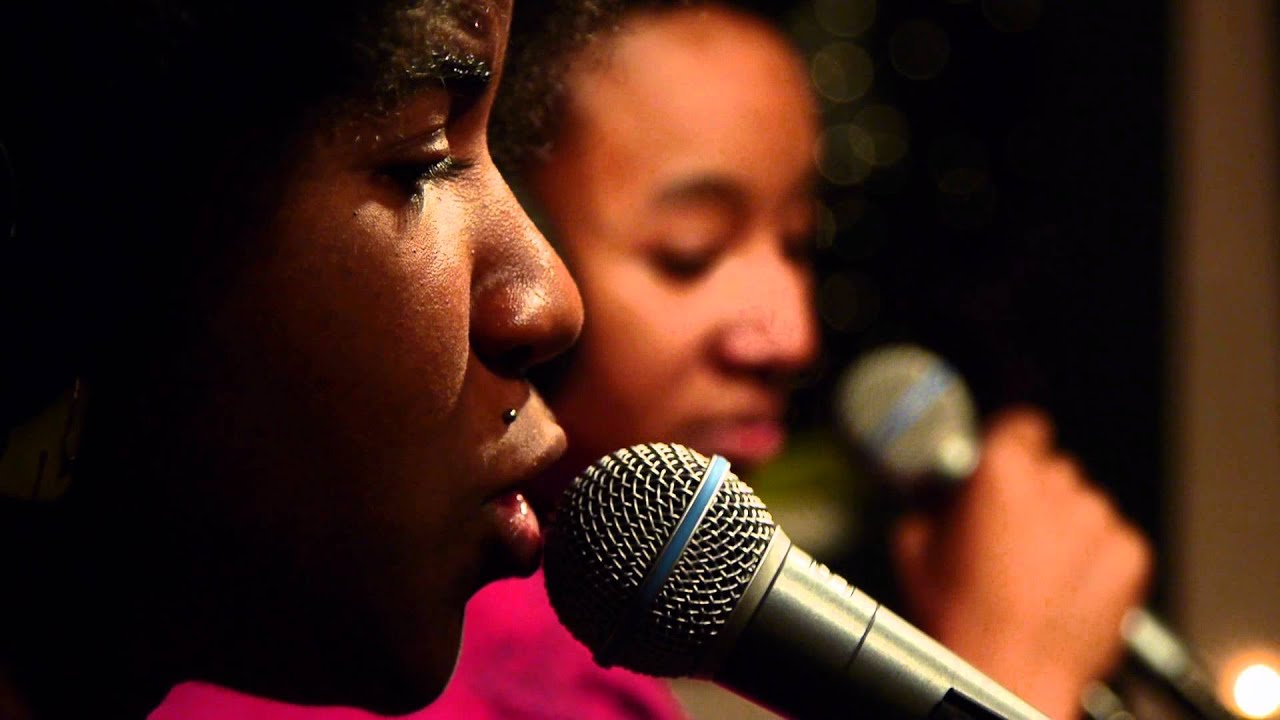 THEESatisfaction - Needs (Live on KEXP)