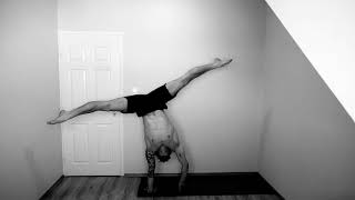 Piano Finger One Arm Handstand | Explore The Movement