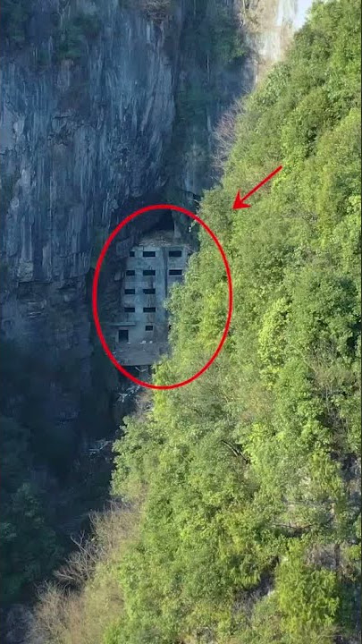 An Abandoned Building Discovered Within the Cliffs of Liang Shan, China #shorts