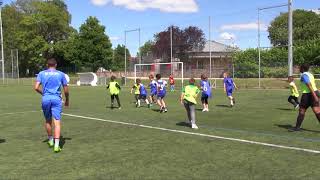 Le priscolaire refait le Mondial de football.