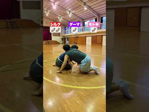 👶靴下を取り上げるばぶ🧦
