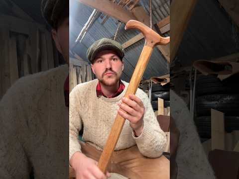 صنع عصا للمشي نجارة أدوات يدوية صناعة أيرلندا دردار جوز
