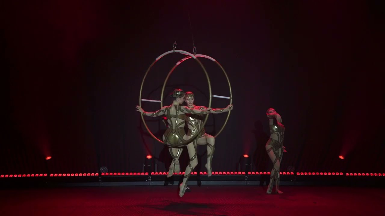 Trio Simbiosi. Aerial wheel.