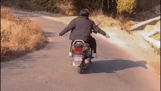 Yo Scooter Le Bato Na Chodera Wheelie Handeko Ani Balla Bato Chodyo………. | Lizen888 |