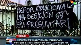 Chile: Teachers and students consider Bachelet's reforms insufficient