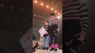 YUNGBLUD bringing a fan up onstage!