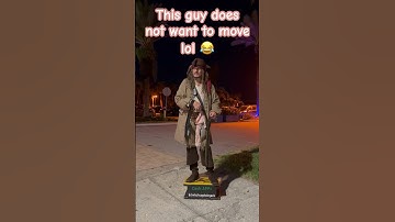 He eventually moved lol 😂 #music #statue #move