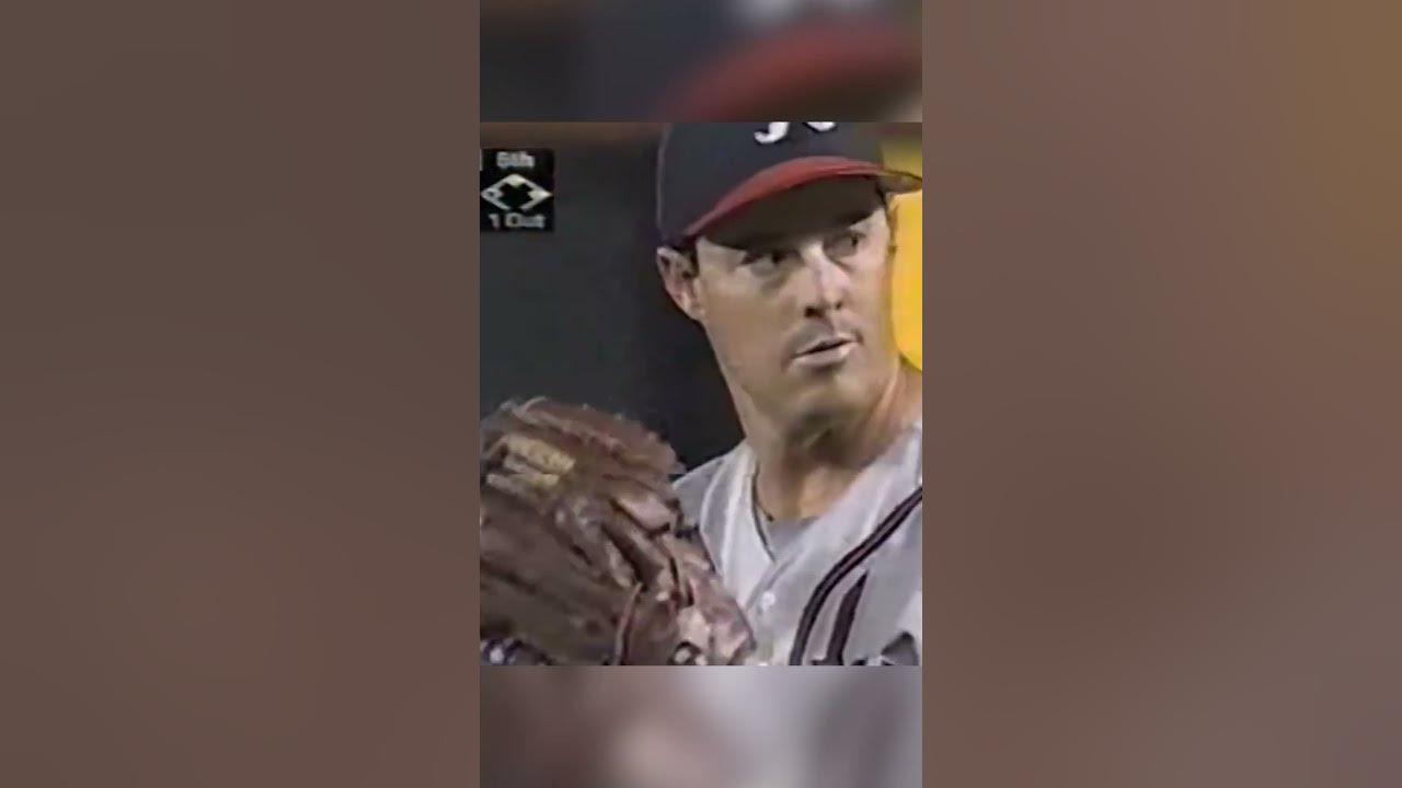Greg Maddux vs. Tony Gwynn...wait until the end! LOL mlb YouTube