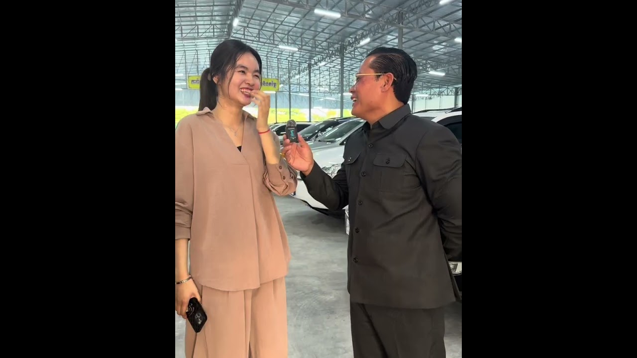 ហេង ហេង បងប្អូន យើង មកពី ខេត្ត កំពង់ធំ ជួយទិញឡាន  ពី #គ្រូអុល បាន 1 គ្រឿងទៀត ហើយ …