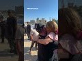 Момент встречи: палестинец смог обнять своих детей после долгой разлуки