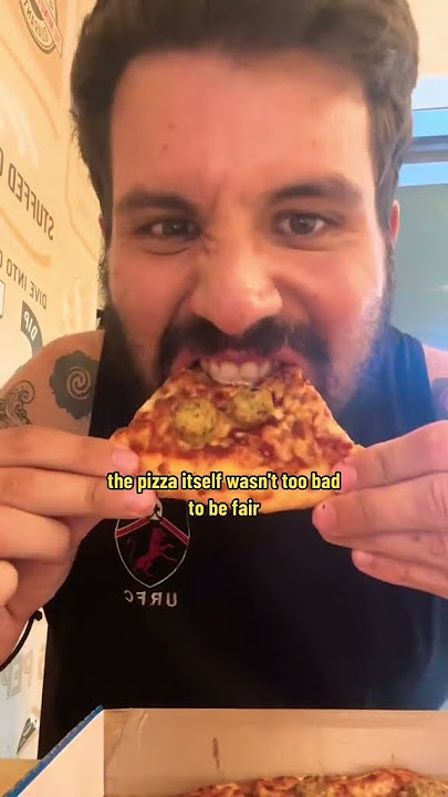 Trying domino’s in Índia 🇮🇳 #india #indian #indianfood #travel #travelvlog #dominos