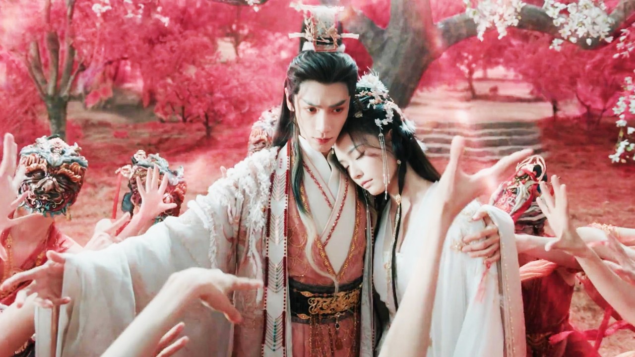 【Movie】女孩被當成祭品獻祭，誰料她來頭驚人，戰神親自出手相救！💕#中国电视剧 #爱情