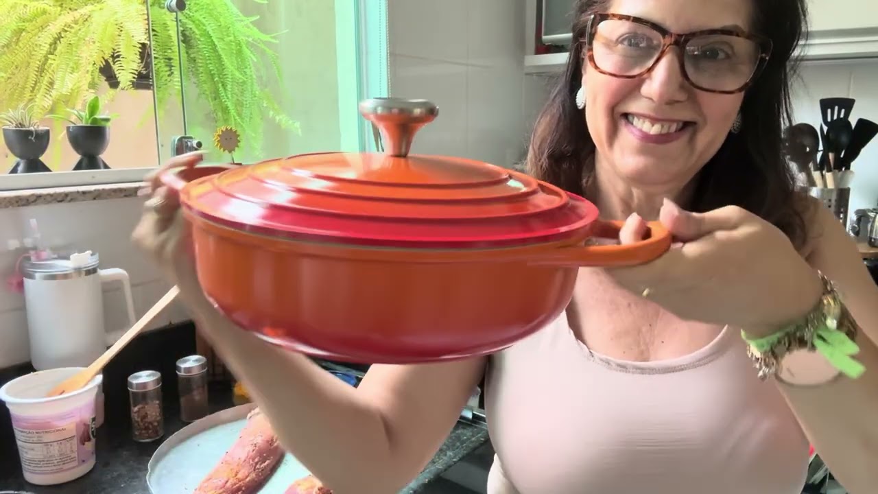 Cama posta+médico+ fazendo um lombo suino!